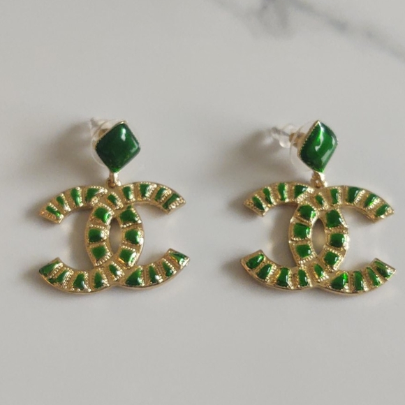 Earrings - Picture 1 of 2